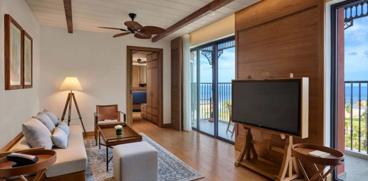 admiral-suite-with-ocean-front-seaview_01
