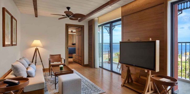 admiral-suite-with-ocean-front-seaview_01_12_11zon-2