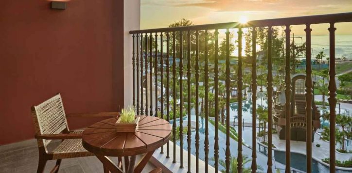 superior-king-room-with-seaview_01_1_11zon-2