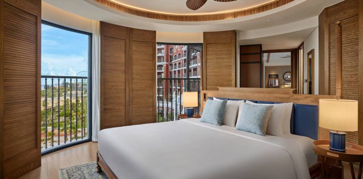 Phòng Admiral Suite Hướng Biển