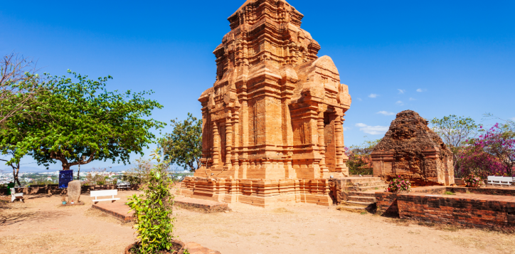 poshanu-cham-tower-2