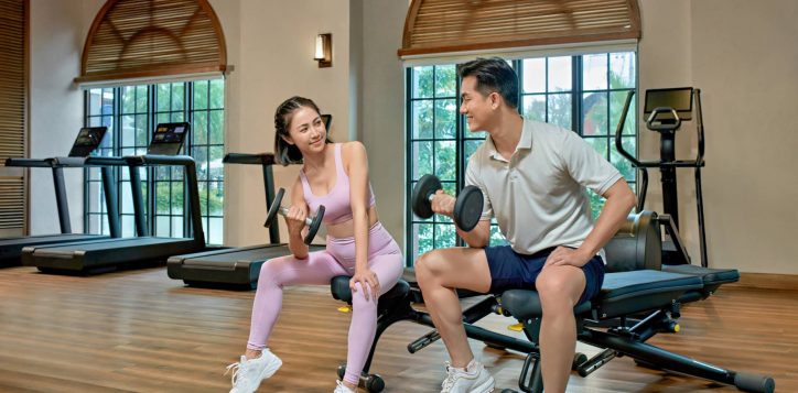 couple-at-gym_10488-2