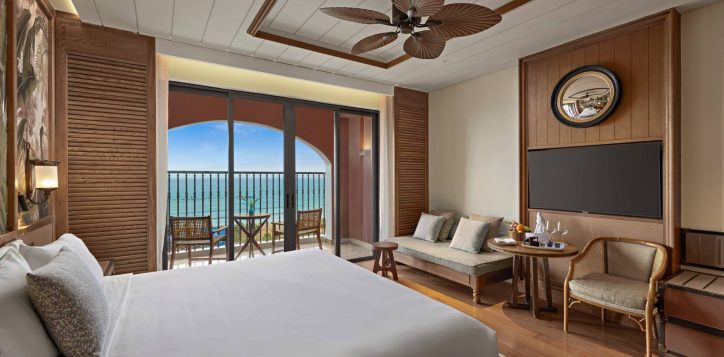 deluxe-room-8021_02-2