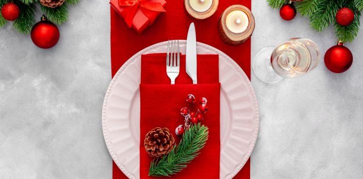 table-setting-with-decorations-new-year1200x800-2